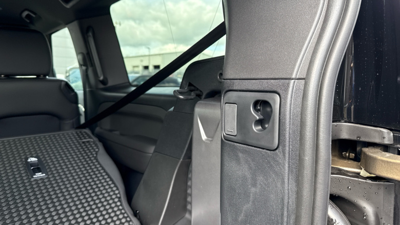 Land Rover Defender 3.0 D250 X-Dynamic SE 90 3dr Auto [6 Seat] Diesel Estate